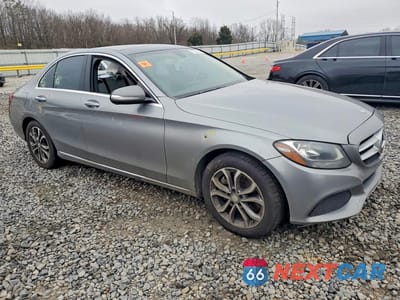 Czwarte zdjęcie samochodu z boku: 2015 MERCEDES-BENZ C 300 VIN:55SWF4JB4FU044463 - miniatura