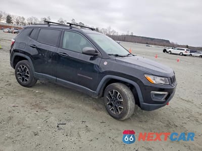 Czwarte zdjęcie samochodu z boku: 2019 JEEP COMPASS VIN:3C4NJDDB8KT712896 - miniatura