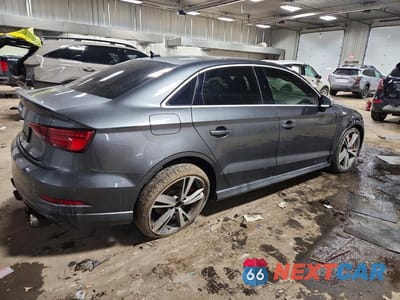 Trzecie zdjęcie samochodu z tyłu: 2019 AUDI RS3 VIN:WUABWGFF7KA907596 - miniatura