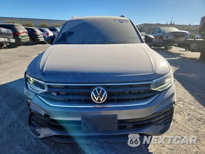 Piąte zdjęcie samochodu w środku: 2022 VOLKSWAGEN TIGUAN SE R-LINE BLACK VIN:3VV8B7AX4NM008349 - miniatura