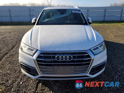 Piąte zdjęcie samochodu w środku: 2018 AUDI Q5 VIN:WA1BNAFY3J2111087 - miniatura