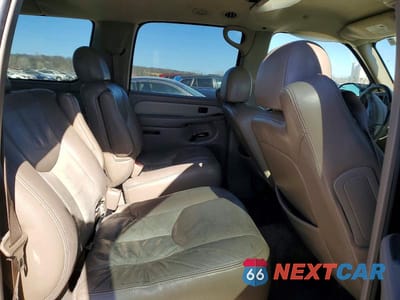 Zdjęcie 11 z 14 samochodu: 2005 GMC YUKON XL DENALI VIN:1GKFK66U35J145539 - miniatura