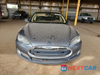 Piąte zdjęcie samochodu w środku: 2013 TESLA MODEL S VIN:5YJSA1AG7DFP13525 - miniatura