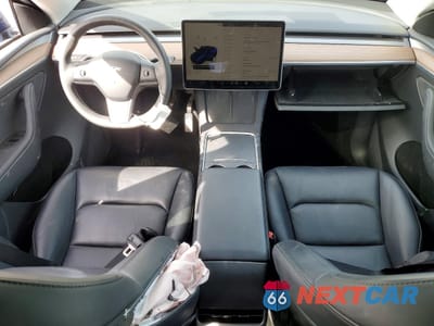 Zdjęcie 8 z 14 samochodu: 2025 TESLA MODEL Y VIN:7SAYGAEE8SF267371 - miniatura