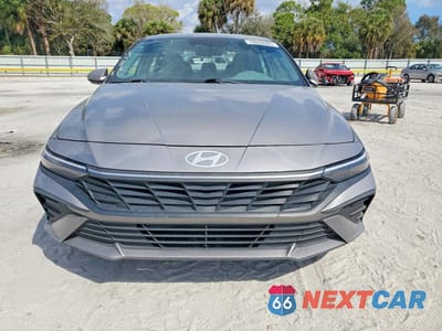 Piąte zdjęcie samochodu w środku: 2024 HYUNDAI ELANTRA SEL VIN:KMHLM4DG7RU693098 - miniatura