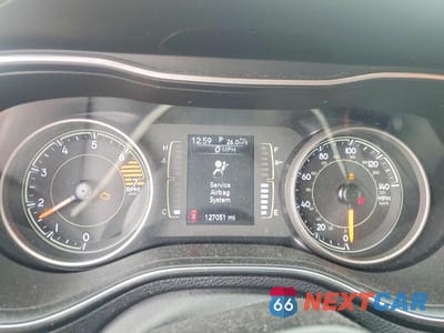 Zdjęcie 9 z 13 samochodu: 2019 JEEP CHEROKEE LATITUDE VIN:1C4PJLCBXKD160358 - miniatura