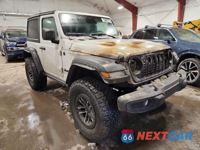 Czwarte zdjęcie samochodu z boku: 2025 JEEP WRANGLER SPORT VIN:1C4PJXAN9SW603110 - miniatura