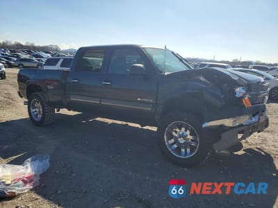 Czwarte zdjęcie samochodu z boku: 2004 CHEVROLET SILVERADO C2500 HEAVY DUTY VIN:1GCHC23U54F261311 - miniatura