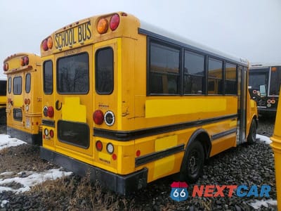 Czwarte zdjęcie samochodu z boku: 2013 CHEVROLET EXPRESS SCHOOL BUS VIN:1GB0G2BA2D1136874 - miniatura