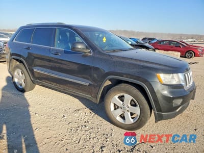 Czwarte zdjęcie samochodu z boku: 2012 JEEP GRAND CHEROKEE LAREDO VIN:1C4RJFAG2CC245730 - miniatura
