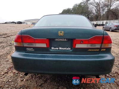 Zdjęcie 6 z 11 samochodu: 2002 HONDA ACCORD EX VIN:1HGCG165X2A009577 - miniatura