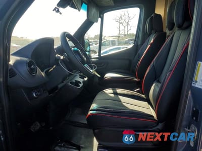 Zdjęcie 7 z 14 samochodu: 2019 MERCEDES BENZ SPRINTER 2500 DELIVERY VAN VIN:WD4PF1CD3KP141193 - miniatura