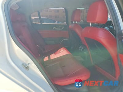 Zdjęcie 10 z 12 samochodu: 2020 ALFA ROMEO GIULIA VIN:ZARFAMAN6L7630857 - miniatura