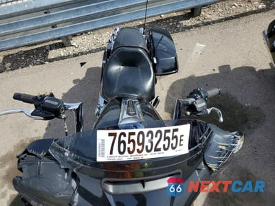 Piąte zdjęcie samochodu w środku: 2017 HARLEY-DAVIDSON FLHX STREET GLIDE VIN:1HD1KBC33HB668213 - miniatura