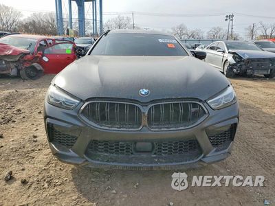 Piąte zdjęcie samochodu w środku: 2022 BMW M8 VIN:WBSGV0C01NCH52710 - miniatura
