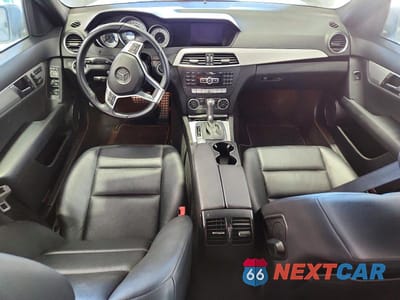 Zdjęcie 8 z 11 samochodu: 2014 MERCEDES-BENZ C 300 4MATIC VIN:WDDGF8AB4ER321592 - miniatura