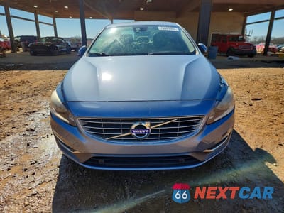 Piąte zdjęcie samochodu w środku: 2018 VOLVO S60 PREMIER VIN:LYV402HK2JB157178 - miniatura