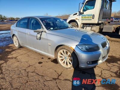 Czwarte zdjęcie samochodu z boku: 2011 BMW 328 XI VIN:WBAPK7G57BNN85262 - miniatura