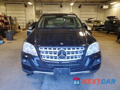 Piąte zdjęcie samochodu w środku: 2011 MERCEDES-BENZ ML 350 4MATIC VIN:4JGBB8GBXBA725980 - miniatura
