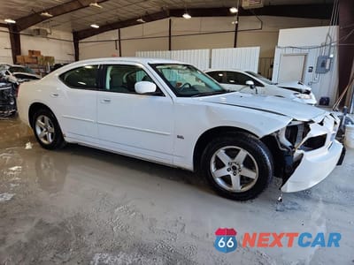 Czwarte zdjęcie samochodu z boku: 2010 DODGE CHARGER SXT VIN:2B3CA3CVXAH100477 - miniatura