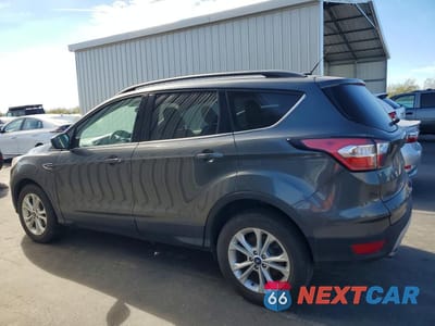 Drugie zdjęcie samochodu z przodu: 2018 FORD ESCAPE SE VIN:1FMCU0GD3JUC61395 - miniatura
