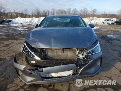 Piąte zdjęcie samochodu w środku: 2019 HYUNDAI ELANTRA SE VIN:5NPD84LF4HH079060 - miniatura
