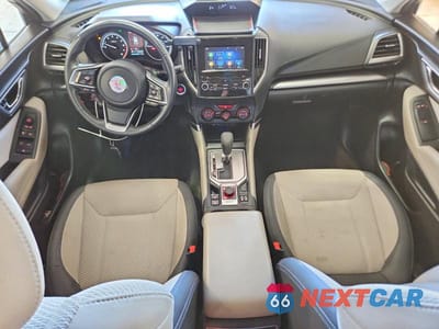 Zdjęcie 8 z 12 samochodu: 2017 TOYOTA COROLLA IM BASE VIN:JTNKARJE0HJ550580 - miniatura