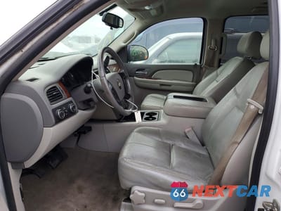 Zdjęcie 7 z 13 samochodu: 2009 CHEVROLET SUBURBAN K1500 LT VIN:1GNFK26329R216255 - miniatura