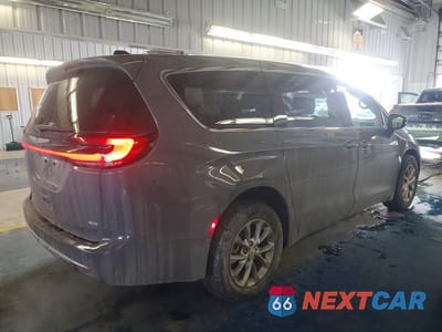 Trzecie zdjęcie samochodu z tyłu: 2023 CHRYSLER PACIFICA TOURING L VIN:2C4RC3BG3PR614972 - miniatura