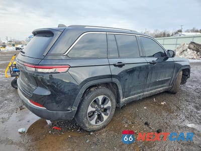 Trzecie zdjęcie samochodu z tyłu: 2023 JEEP GRAND CHEROKEE LIMITED 4XE VIN:1C4RJYB67PC649050 - miniatura