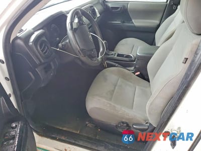 Zdjęcie 7 z 12 samochodu: 2018 TOYOTA TACOMA ACCESS CAB VIN:5TFRX5GN5JX116580 - miniatura