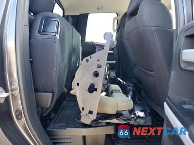 Zdjęcie 10 z 11 samochodu: 2018 TOYOTA TUNDRA DOUBLE CAB SR VIN:5TFUW5F13JX723931 - miniatura