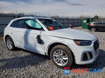 Czwarte zdjęcie samochodu z boku: 2023 AUDI Q5 PREMIUM 45 VIN:WA1GAAFY9P2019119 - miniatura