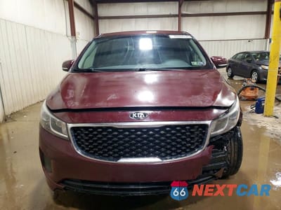 Piąte zdjęcie samochodu w środku: 2017 KIA SEDONA LX VIN:KNDMB5C13H6268742 - miniatura