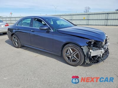 Czwarte zdjęcie samochodu z boku: 2023 MERCEDES-BENZ E 350 4MATIC VIN:W1KZF8EB9PB099677 - miniatura