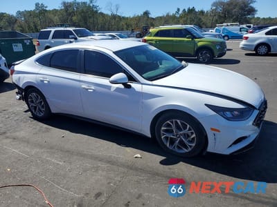 Czwarte zdjęcie samochodu z boku: 2021 HYUNDAI SONATA SEL VIN:5NPEL4JA5MH067374 - miniatura