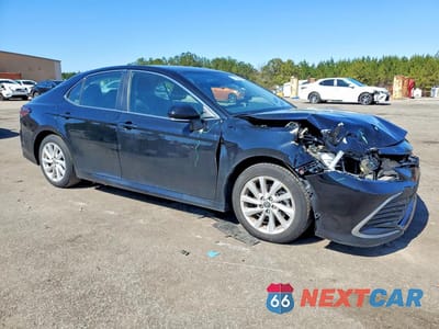 Czwarte zdjęcie samochodu z boku: 2023 TOYOTA CAMRY LE VIN:4T1C11AK6PU835888 - miniatura