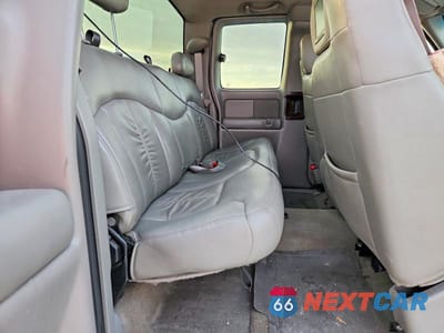 Zdjęcie 10 z 12 samochodu: 2001 CHEVROLET SILVERADO C1500 VIN:2GCEC19V911130785 - miniatura