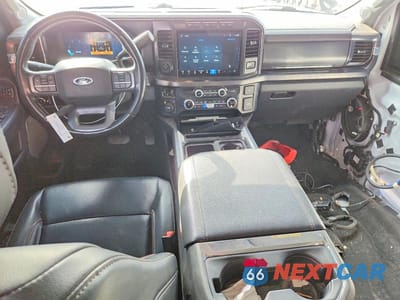 Zdjęcie 8 z 13 samochodu: 2023 FORD F350 SUPER DUTY VIN:1FT8W3DT6PEE01542 - miniatura