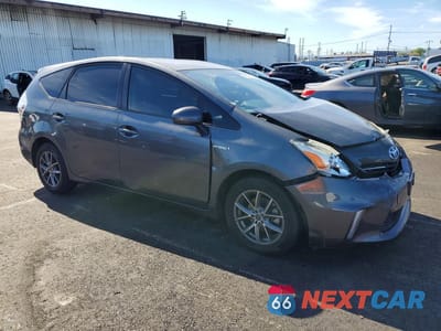 Czwarte zdjęcie samochodu z boku: 2012 TOYOTA PRIUS V VIN:JTDZN3EU8C3056793 - miniatura
