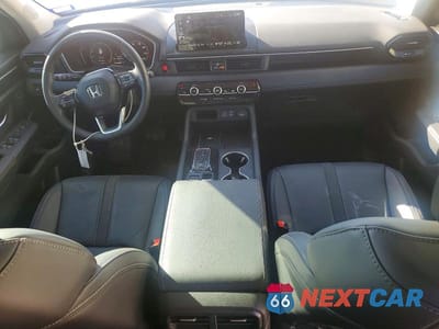 Zdjęcie 8 z 12 samochodu: 2024 HONDA PILOT TOURING VIN:5FNYG2H71RB006044 - miniatura