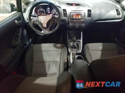 Zdjęcie 8 z 12 samochodu: 2017 KIA FORTE LX VIN:3KPFK4A71HE012670 - miniatura