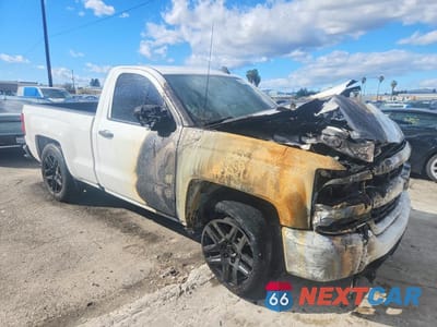 Czwarte zdjęcie samochodu z boku: 2018 CHEVROLET SILVERADO C1500 VIN:1GCNCNEH7JZ219253 - miniatura