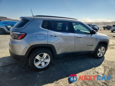 Trzecie zdjęcie samochodu z tyłu: 2022 JEEP COMPASS LATITUDE VIN:3C4NJDBBXNT118754 - miniatura