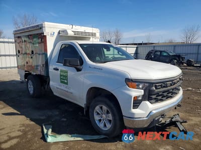 Czwarte zdjęcie samochodu z boku: 2025 CHEVROLET SILVERADO 1500 REFRIGERATED BOX TRUCK VIN:3GCNKAED0SG226359 - miniatura