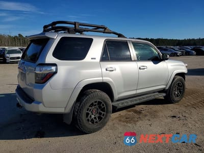 Trzecie zdjęcie samochodu z tyłu: 2019 TOYOTA 4RUNNER SR5/SR5 PREMIUM VIN:JTEBU5JR6K5669740 - miniatura