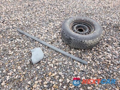 Zdjęcie 12 z 12 samochodu: 2002 TOYOTA TUNDRA LIMITED V8 VIN:5TBBT48182S262667 - miniatura