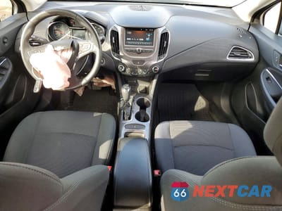 Zdjęcie 8 z 12 samochodu: 2018 CHEVROLET CRUZE LT VIN:3G1BH6SE3JS633320 - miniatura