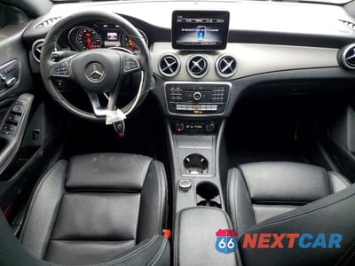 Zdjęcie 8 z 11 samochodu: 2018 MERCEDES-BENZ CLA 250 4MATIC VIN:WDDSJ4GB6JN641605 - miniatura