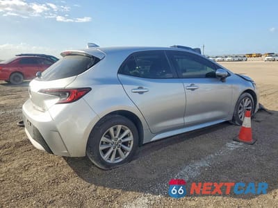 Trzecie zdjęcie samochodu z tyłu: 2025 TOYOTA COROLLA SE VIN:JTND4MBE9S3238092 - miniatura